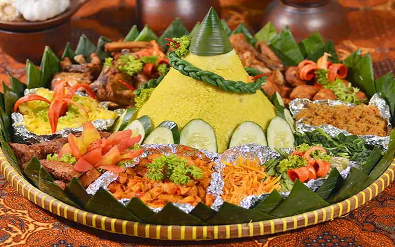 Sejarah Tumpeng: Dari Ritual Keagamaan Hingga Perayaan - Featured Image