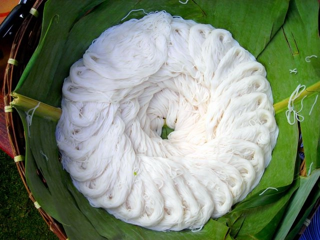 Khanom Chin